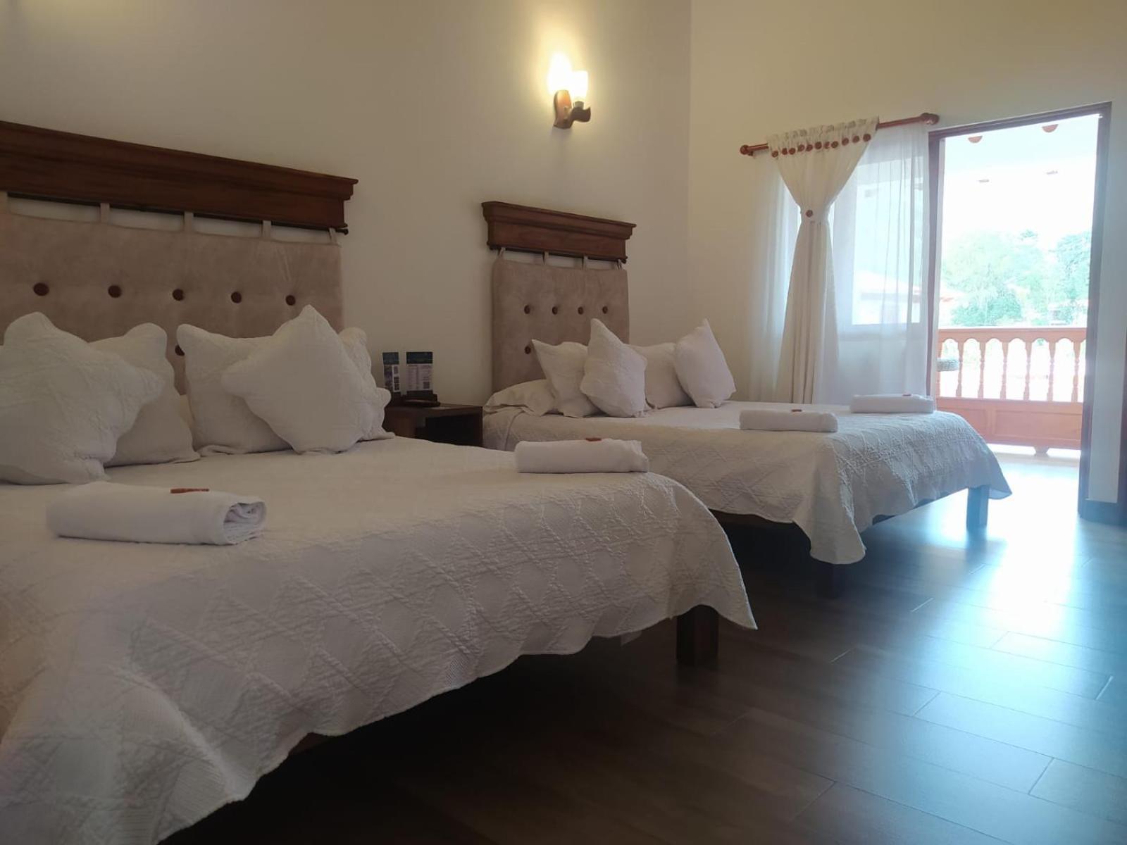Hotel Las Palmas 莱瓦镇 外观 照片